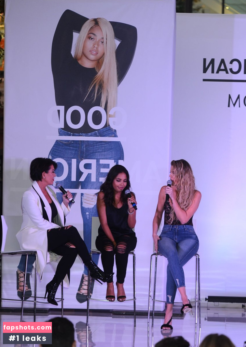 Khloe Kardashian gallery photo #574