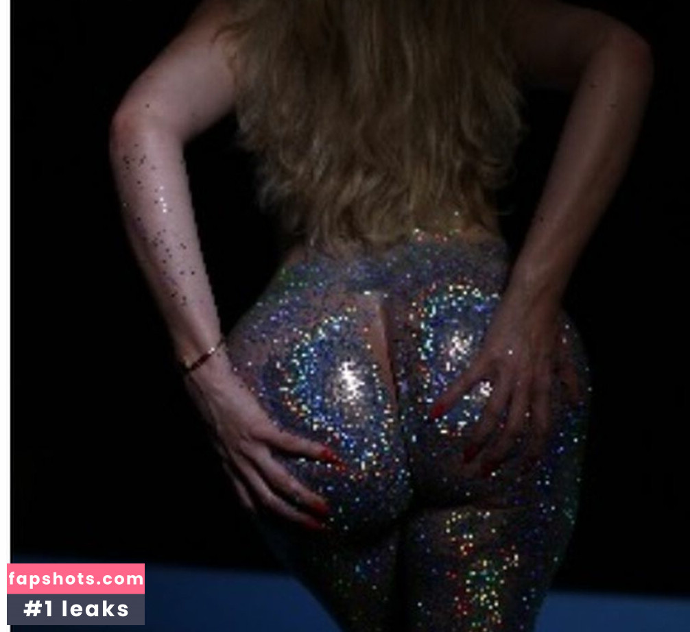 Khloe Kardashian gallery photo #68