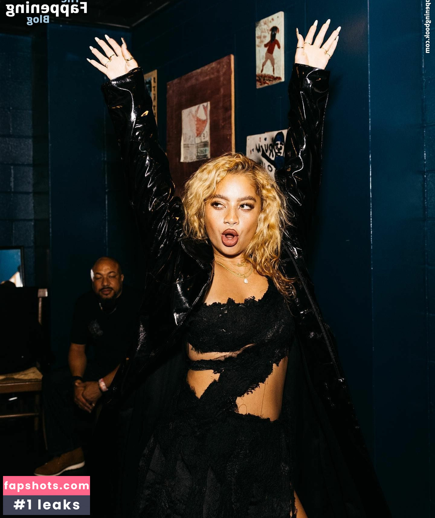 Kiana Ledé gallery photo #21