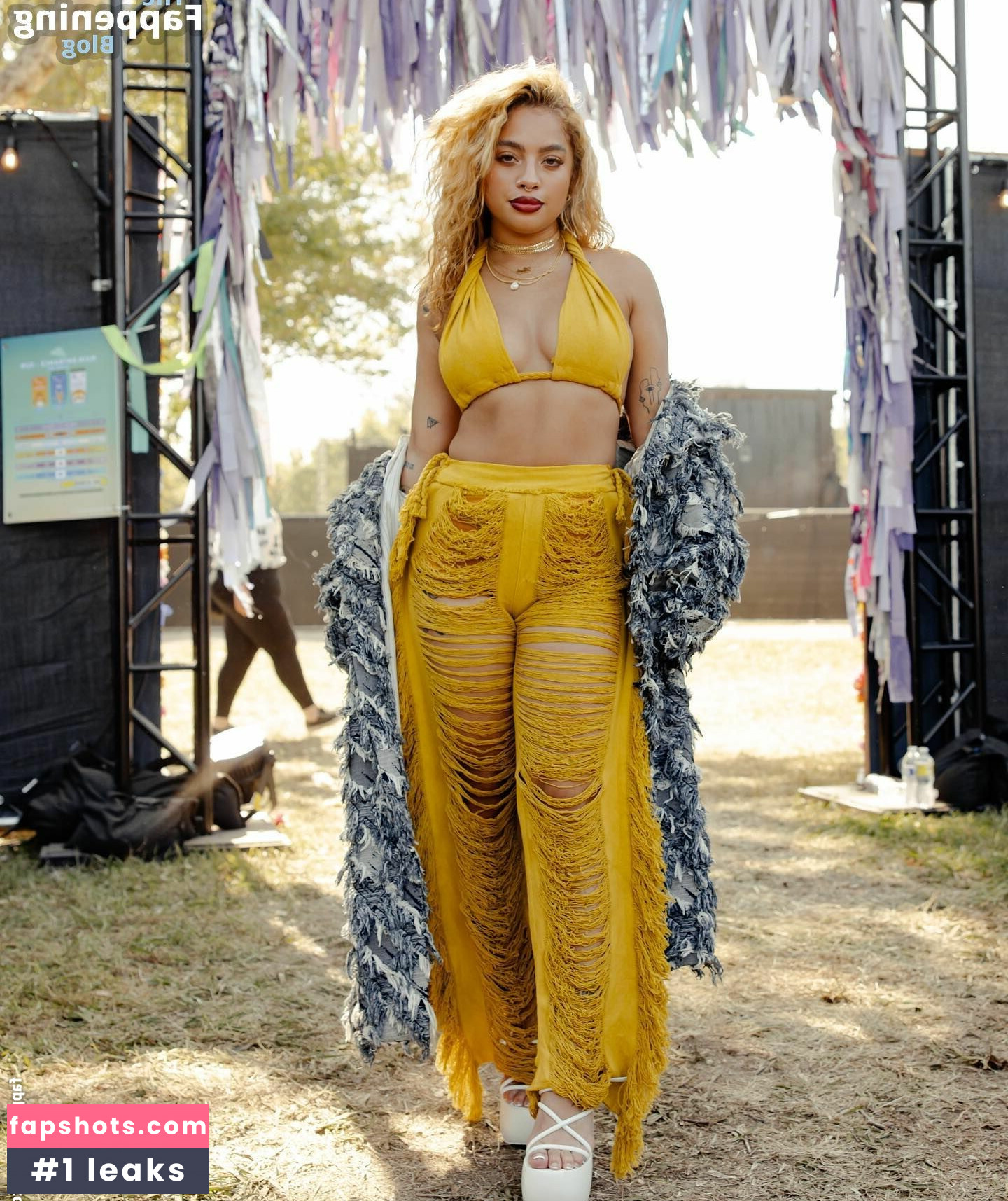 Kiana Ledé gallery photo #24