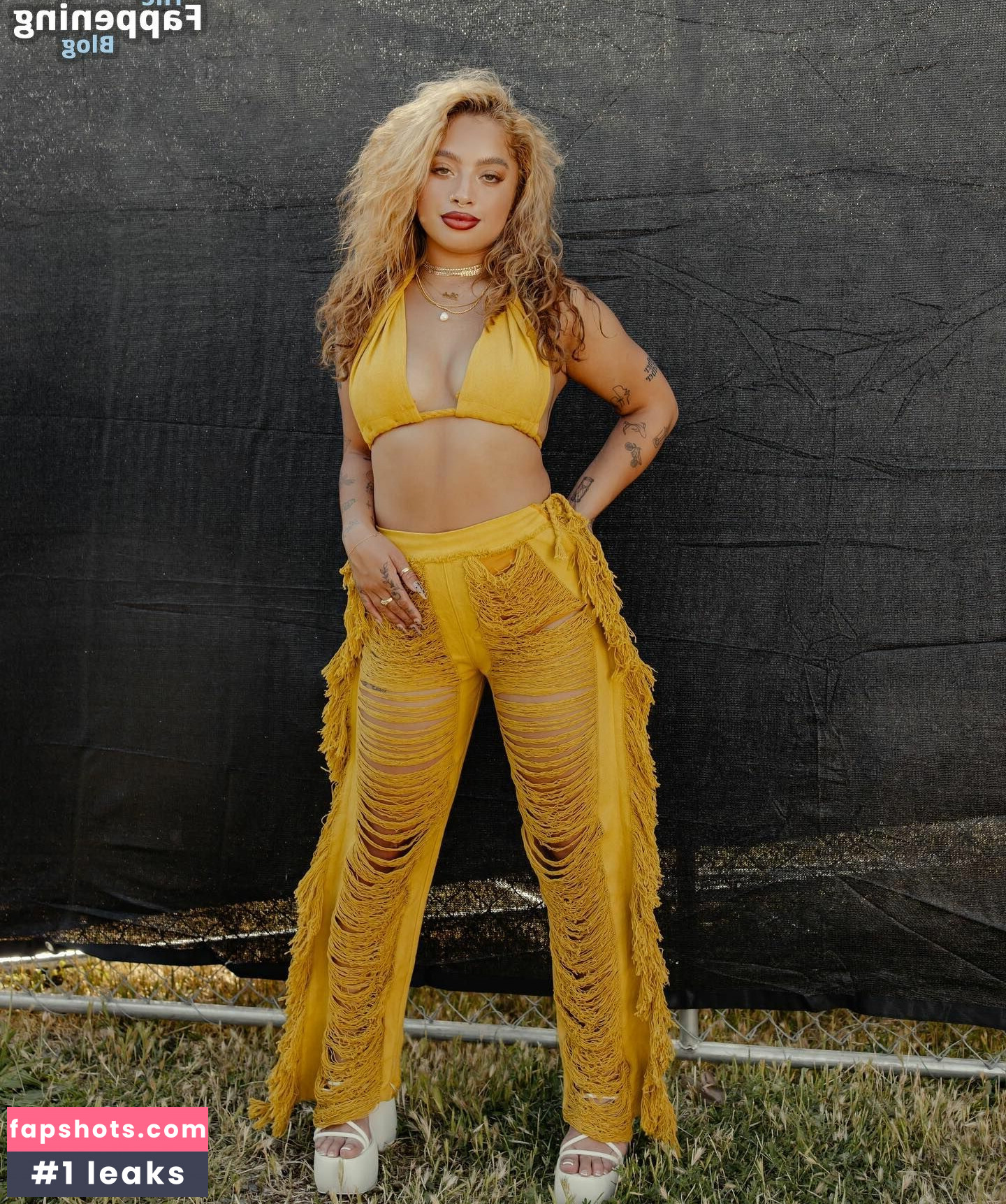 Kiana Ledé gallery photo #25