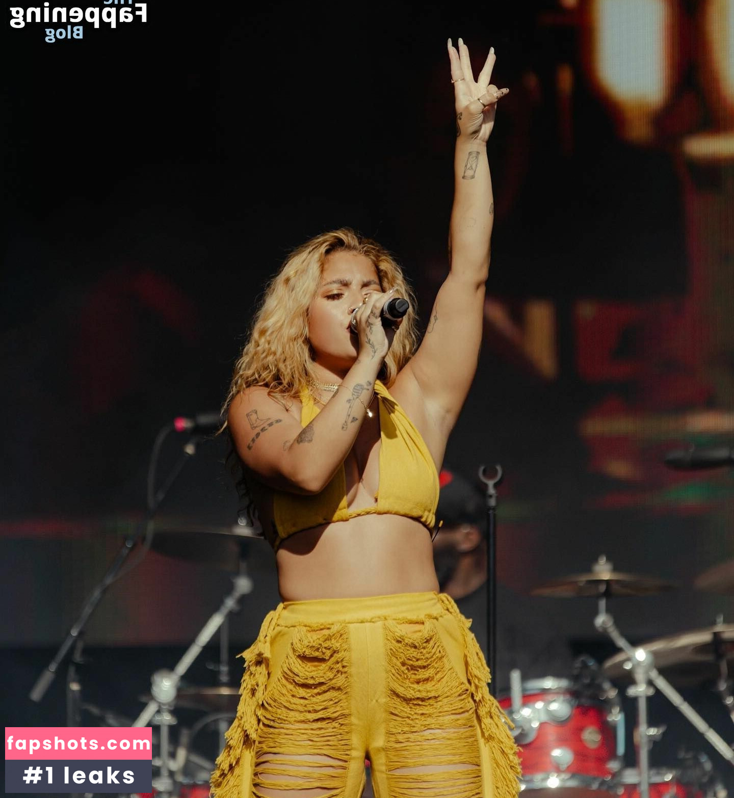 Kiana Ledé gallery photo #28