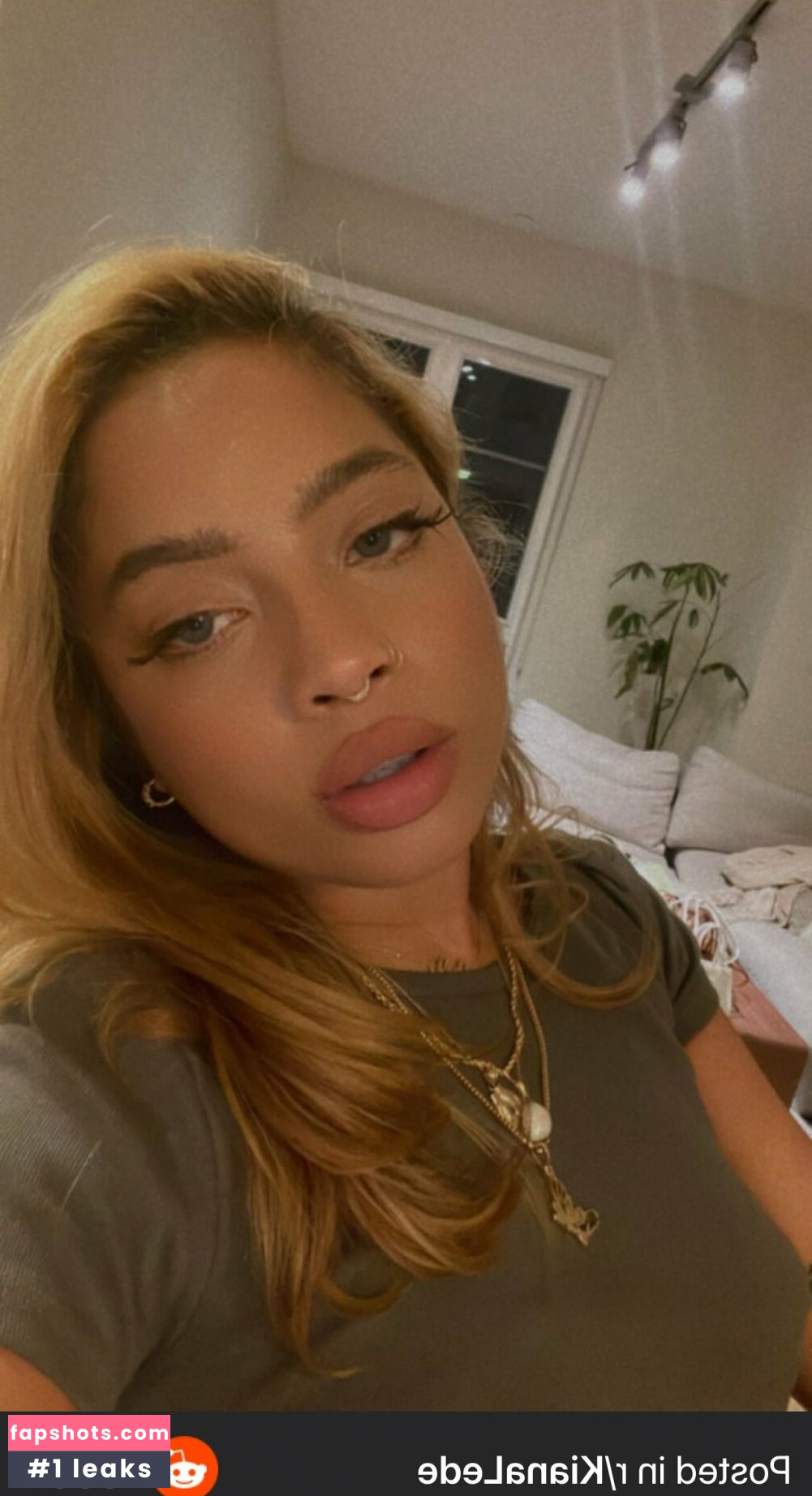 Kiana Ledé gallery photo #49