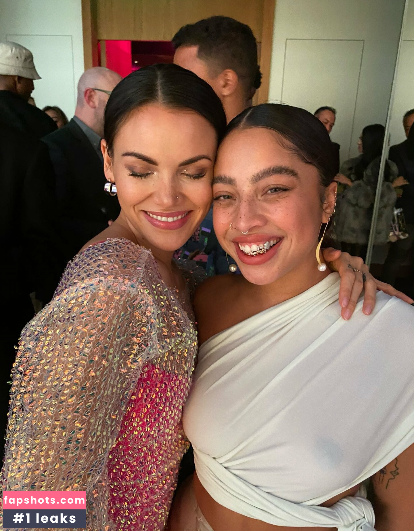 Kiana Ledé gallery photo #50