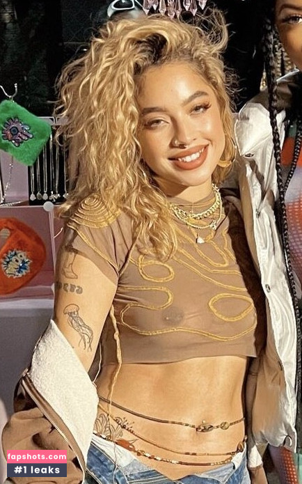 Kiana Ledé gallery photo #54