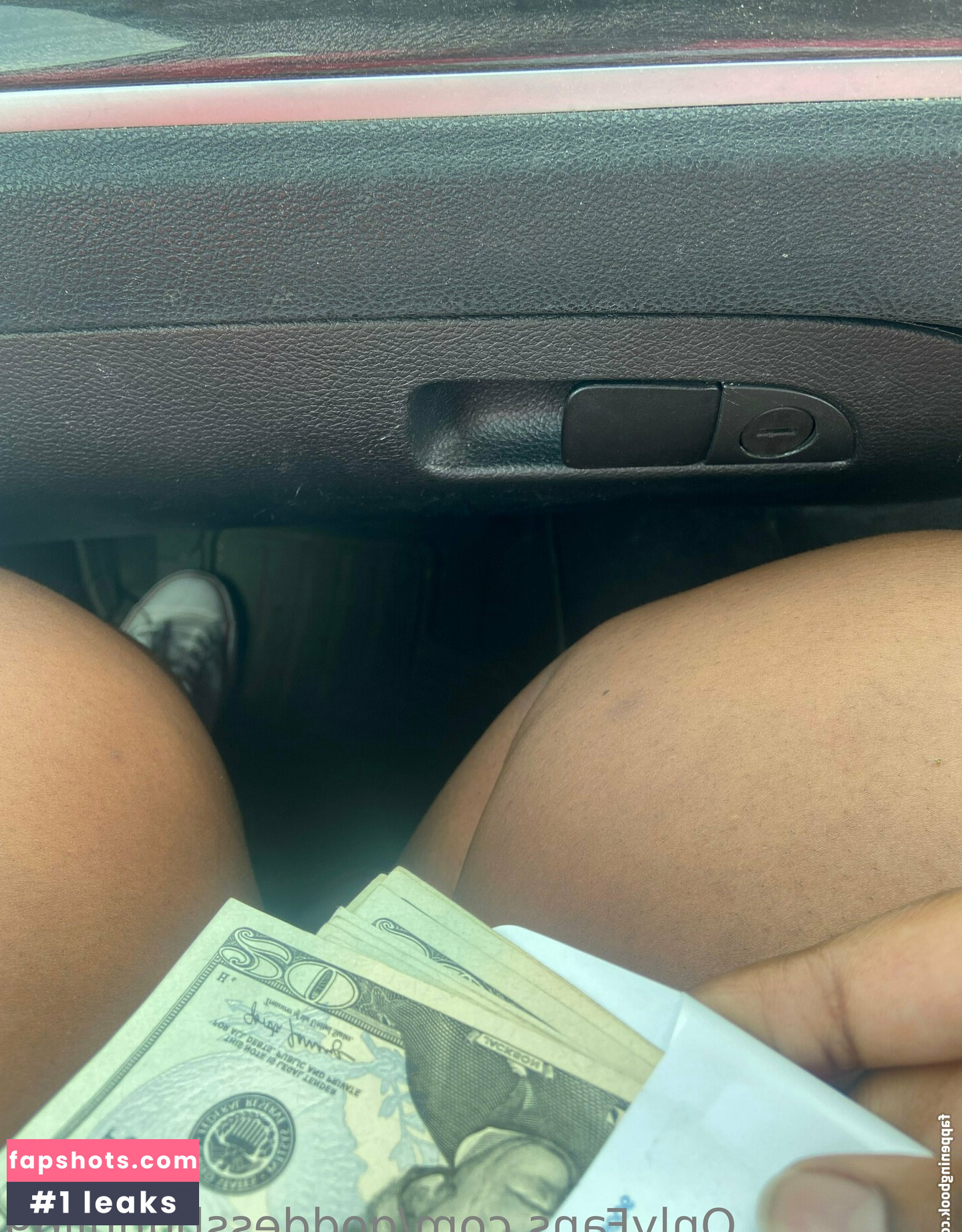 kianakakez gallery photo #2