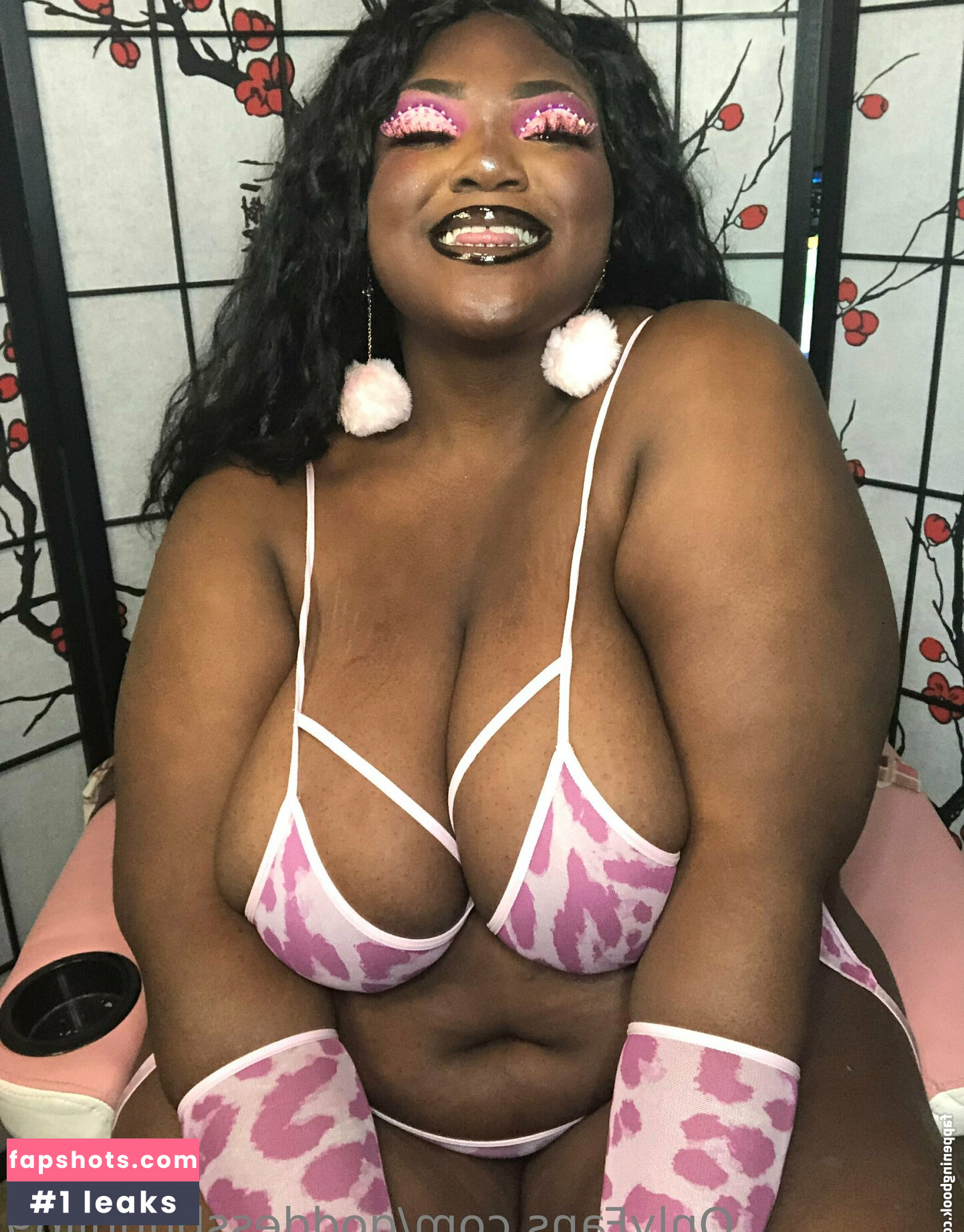 kianakakez gallery photo #4