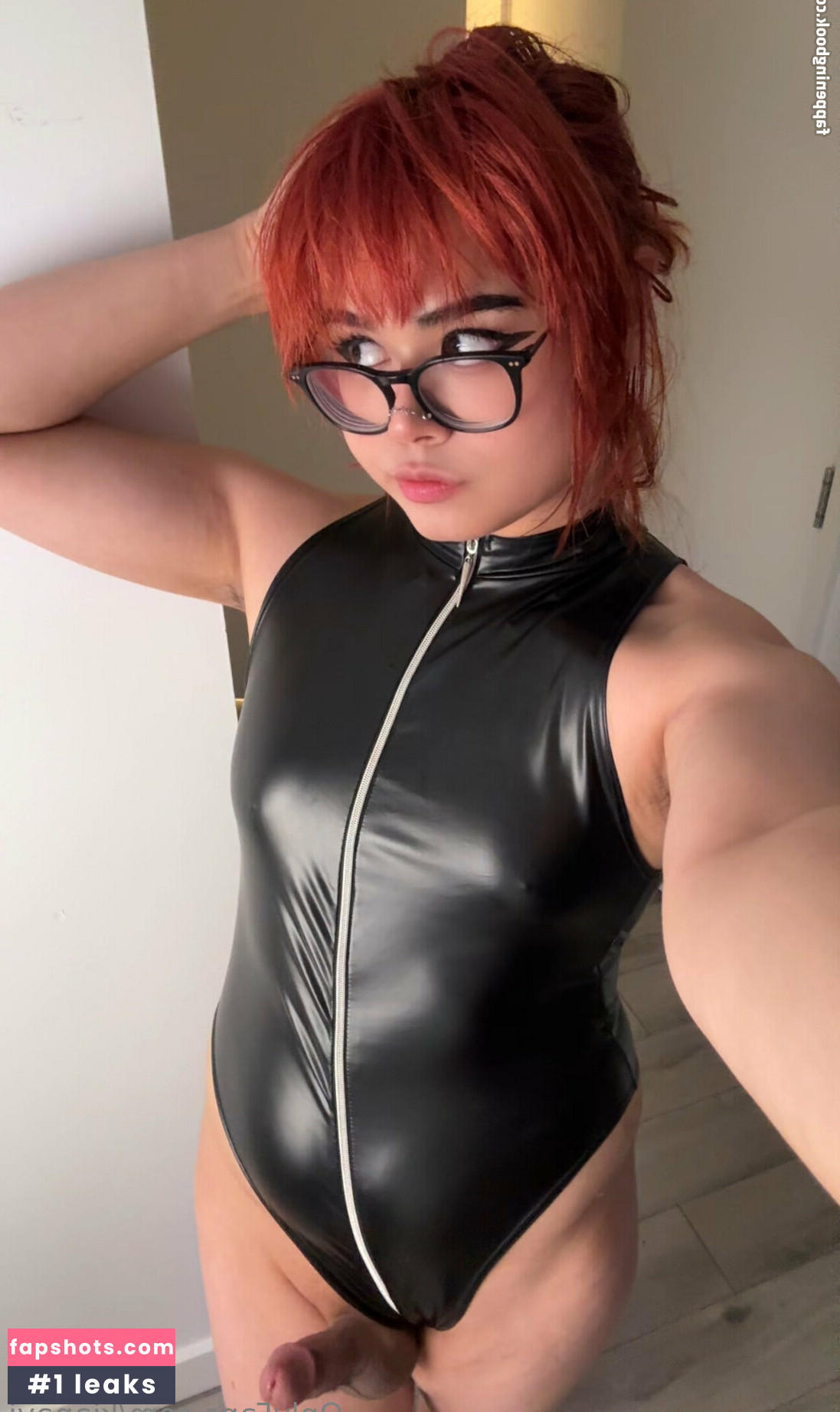 KianaVi gallery photo #2