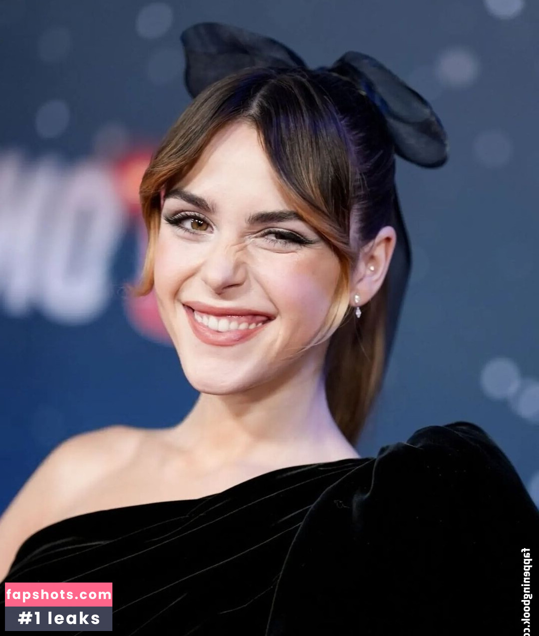 Kiernan Shipka gallery photo #150