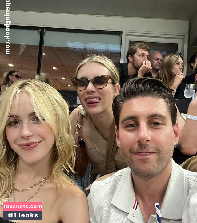 Kiernan Shipka gallery photo #16