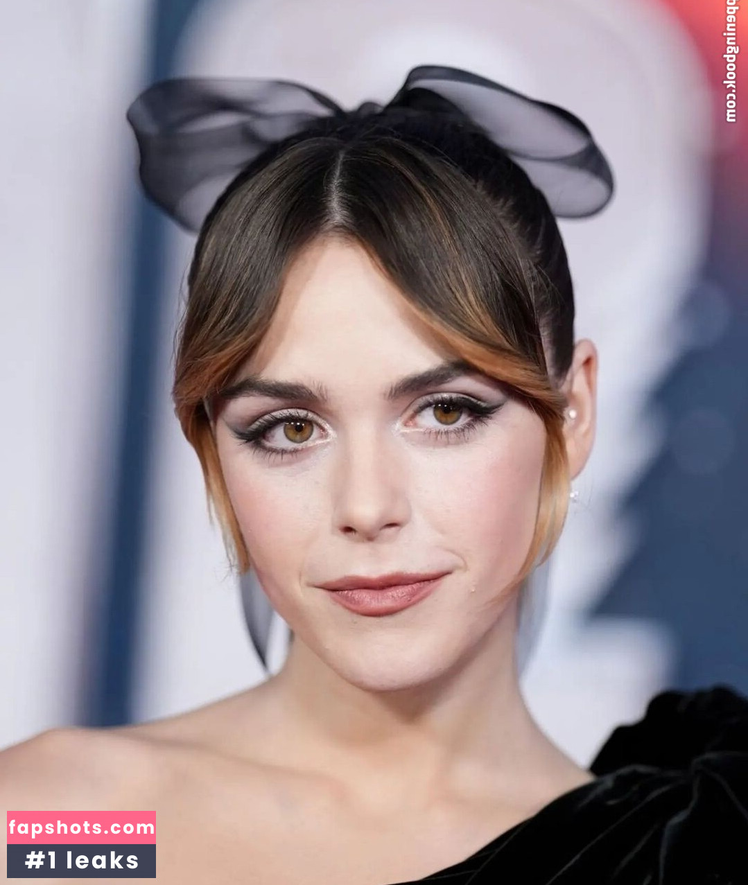 Kiernan Shipka gallery photo #152