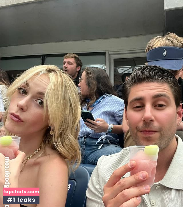 Kiernan Shipka gallery photo #17