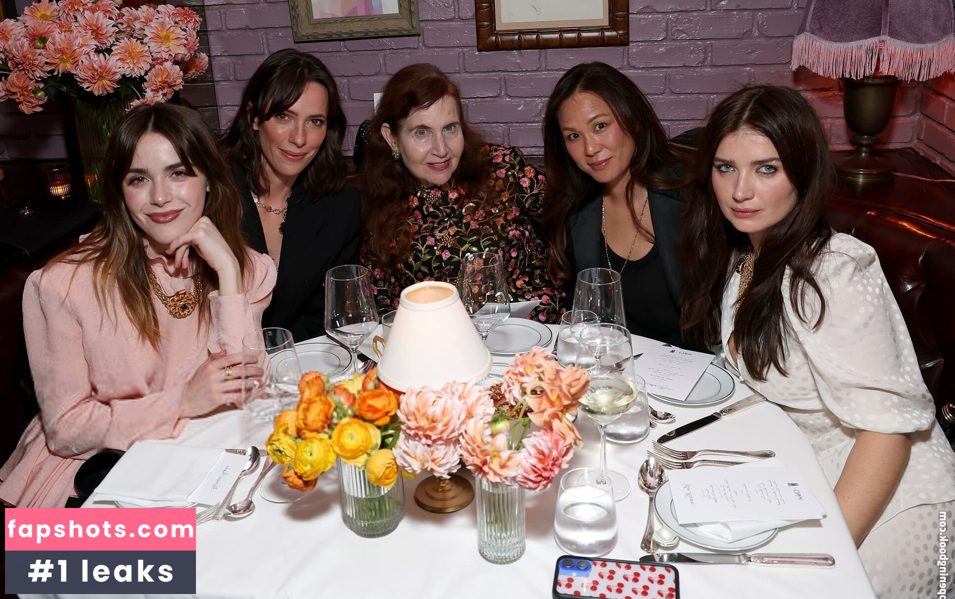 Kiernan Shipka gallery photo #20