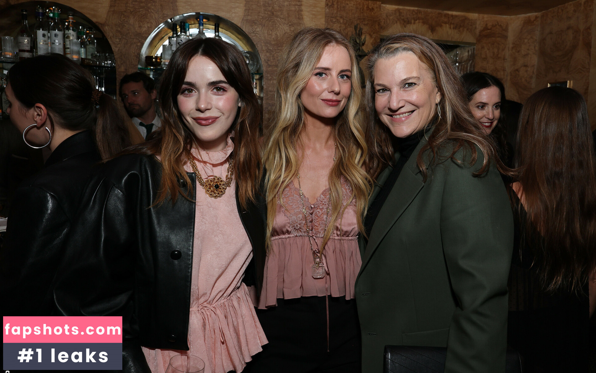 Kiernan Shipka gallery photo #21