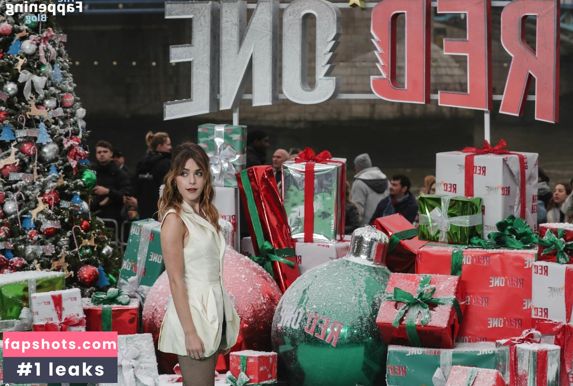 Kiernan Shipka gallery photo #232