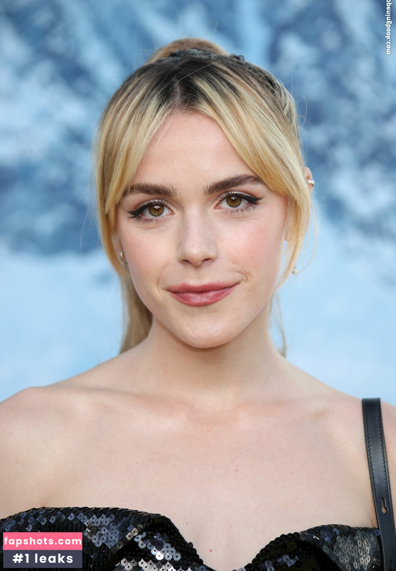 Kiernan Shipka gallery photo #294