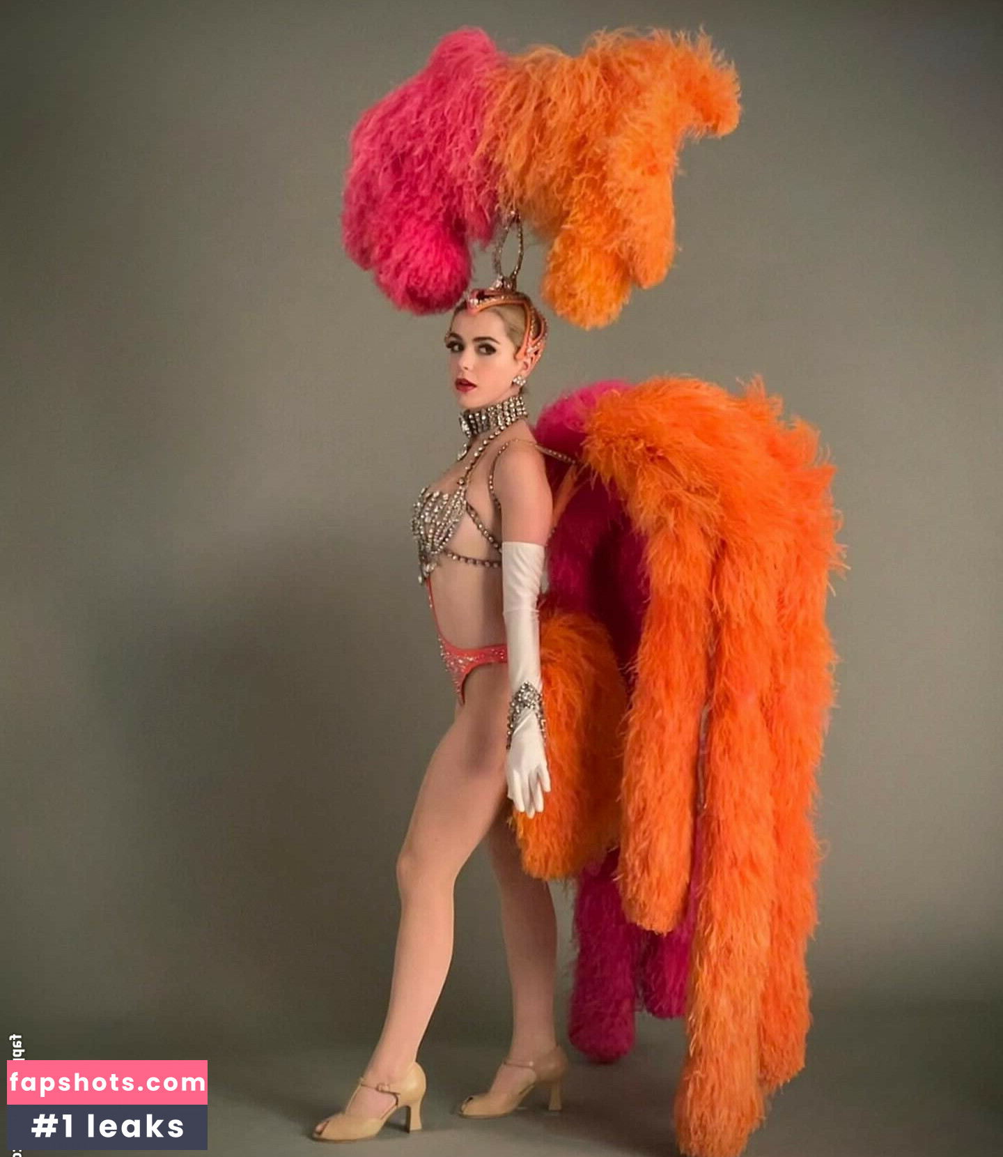 Kiernan Shipka gallery photo #33