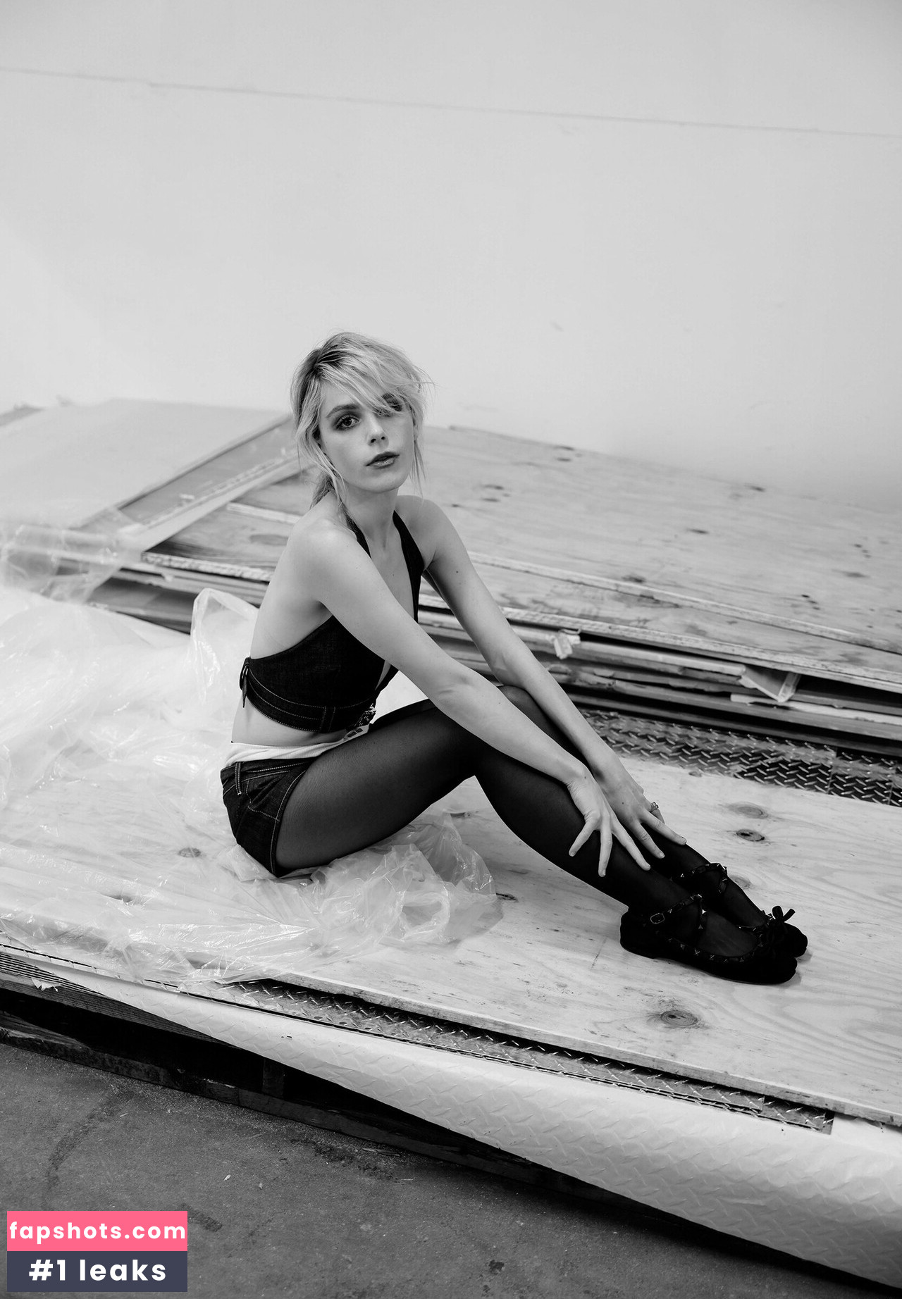 Kiernan Shipka gallery photo #38