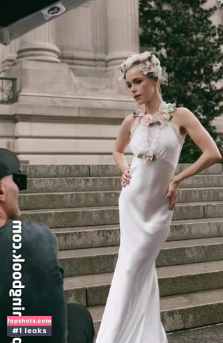 Kiernan Shipka gallery photo #389