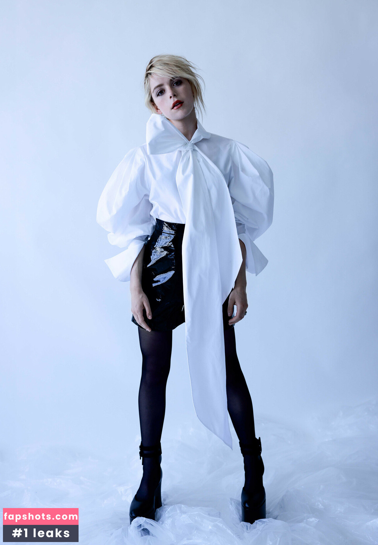 Kiernan Shipka gallery photo #40