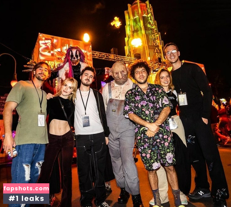 Kiernan Shipka gallery photo #395