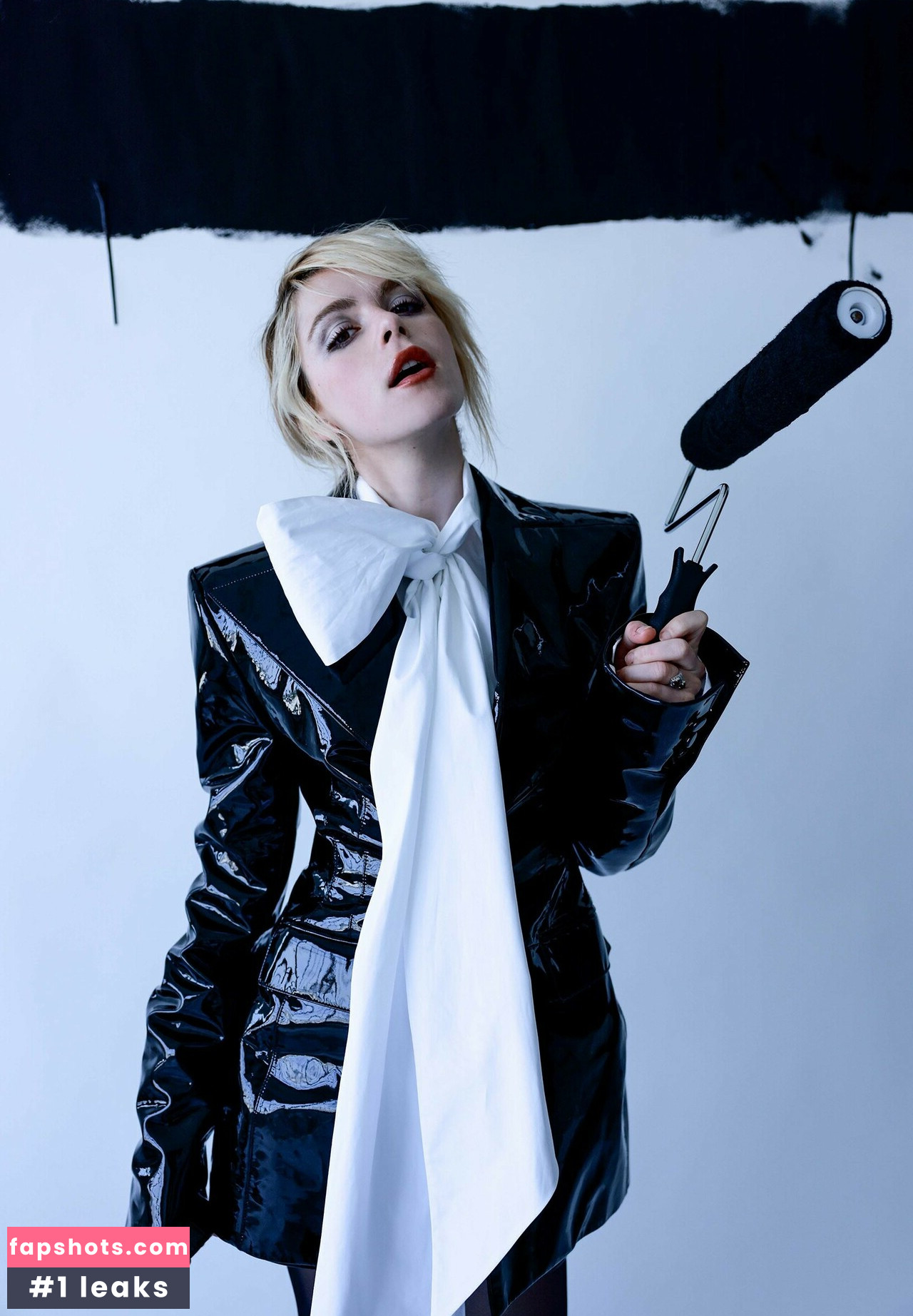 Kiernan Shipka gallery photo #409