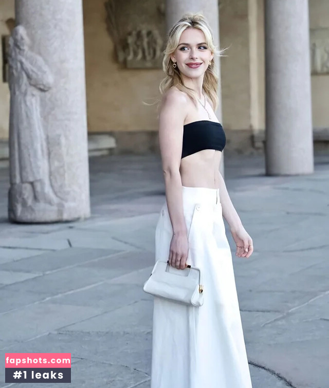 Kiernan Shipka gallery photo #432