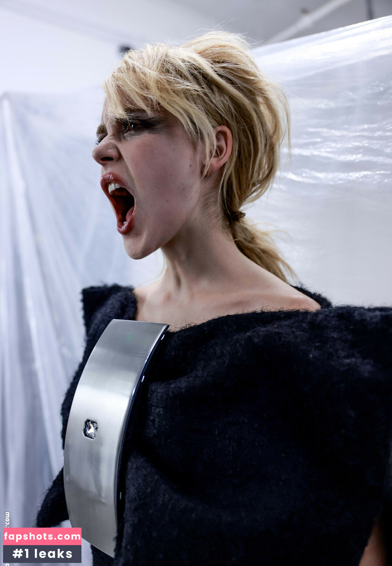 Kiernan Shipka gallery photo #45