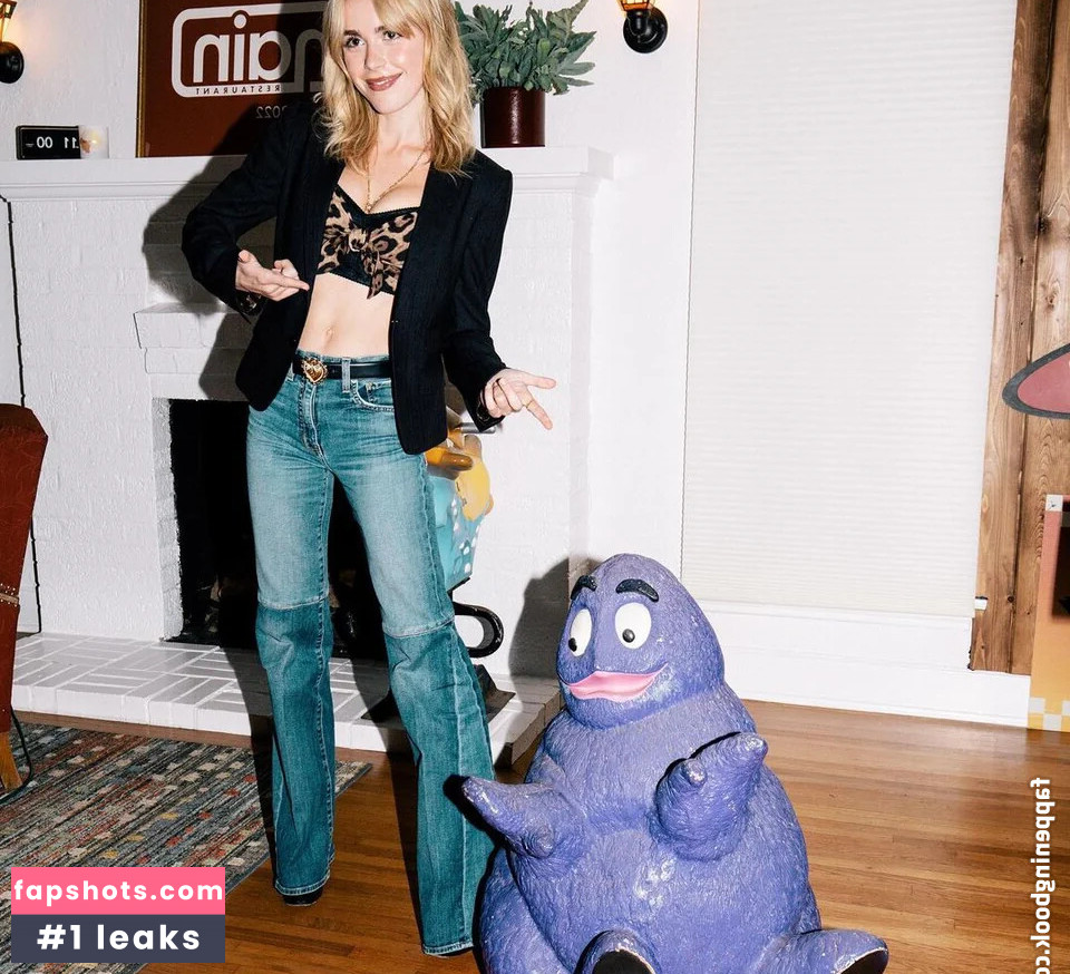 Kiernan Shipka gallery photo #451