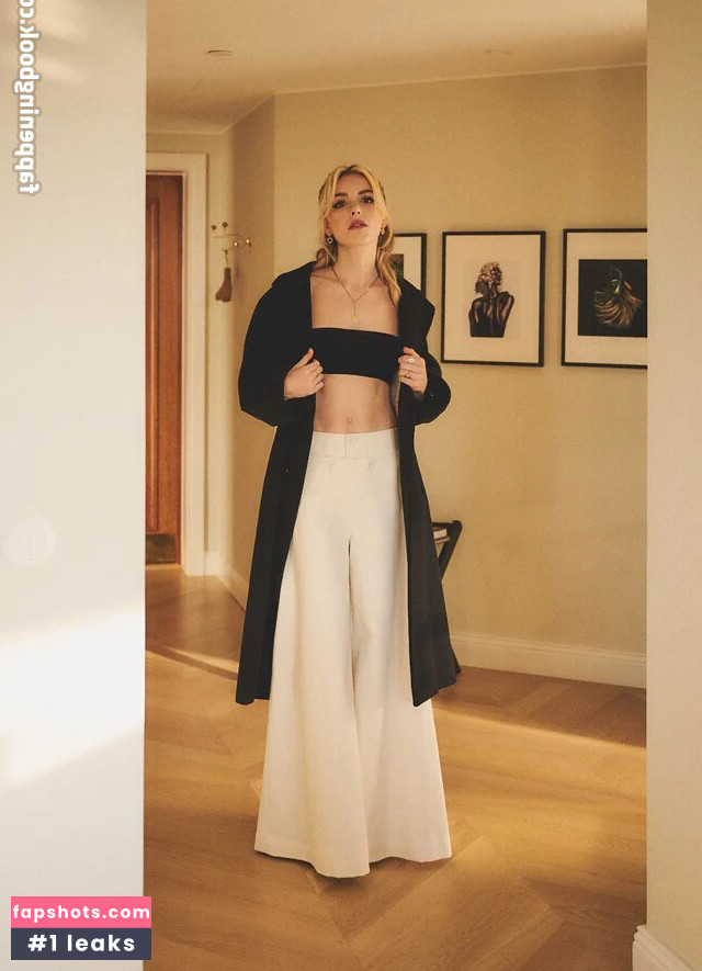 Kiernan Shipka gallery photo #458