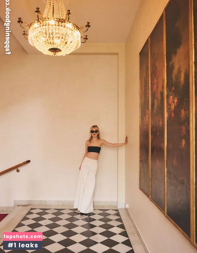 Kiernan Shipka gallery photo #460