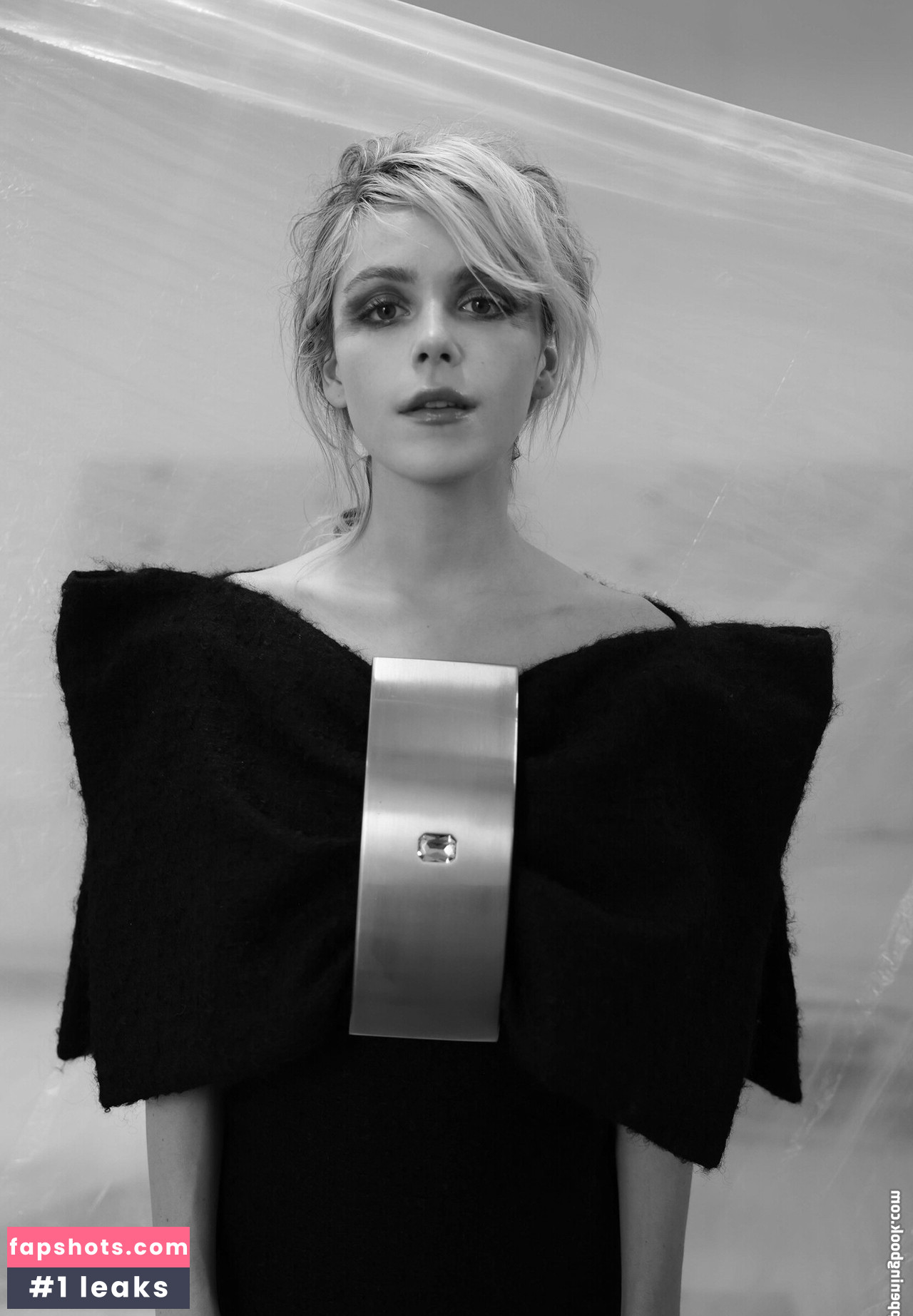 Kiernan Shipka gallery photo #47