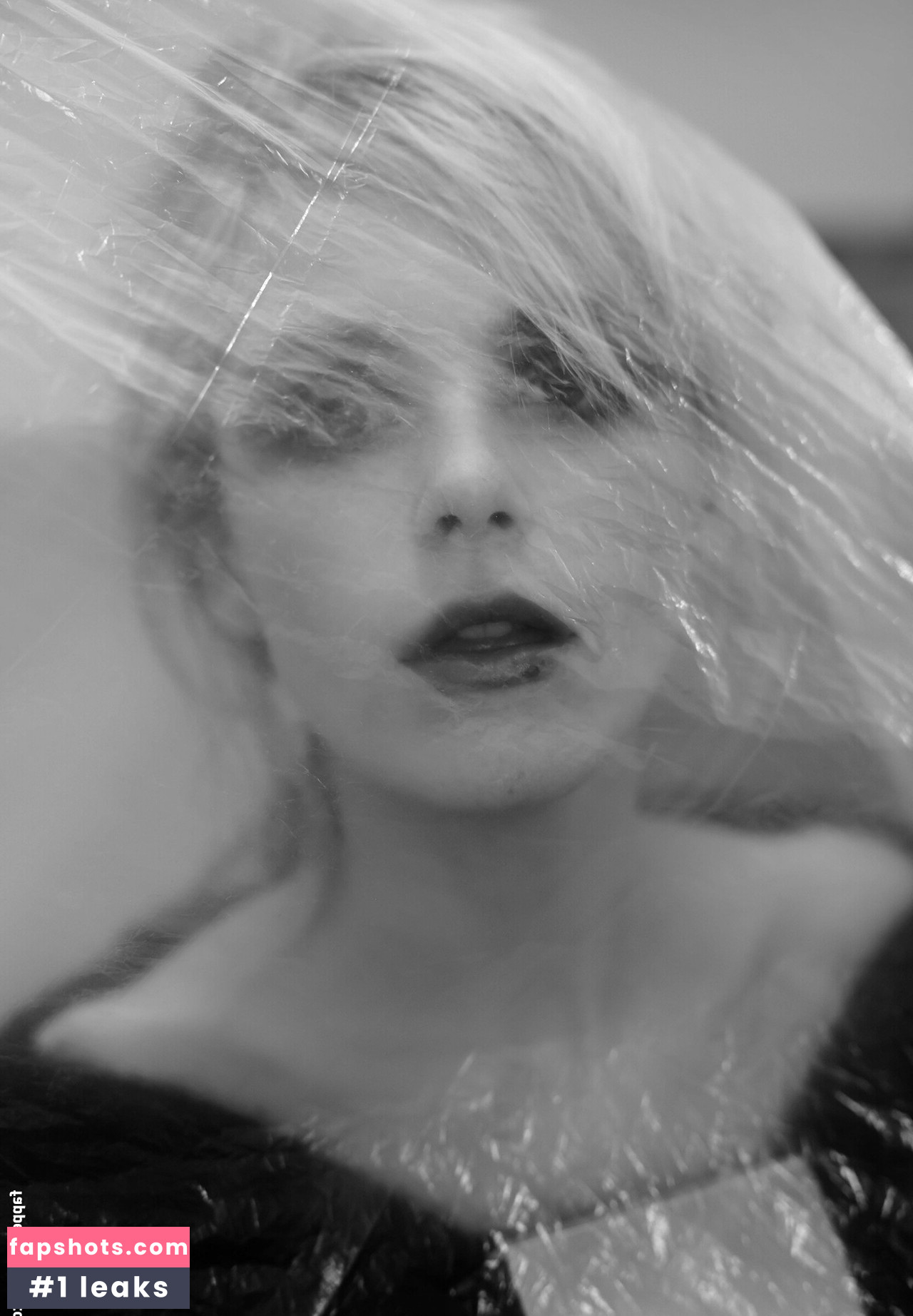 Kiernan Shipka gallery photo #49