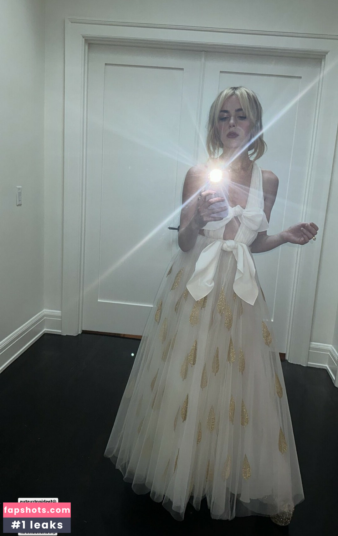 Kiernan Shipka gallery photo #488