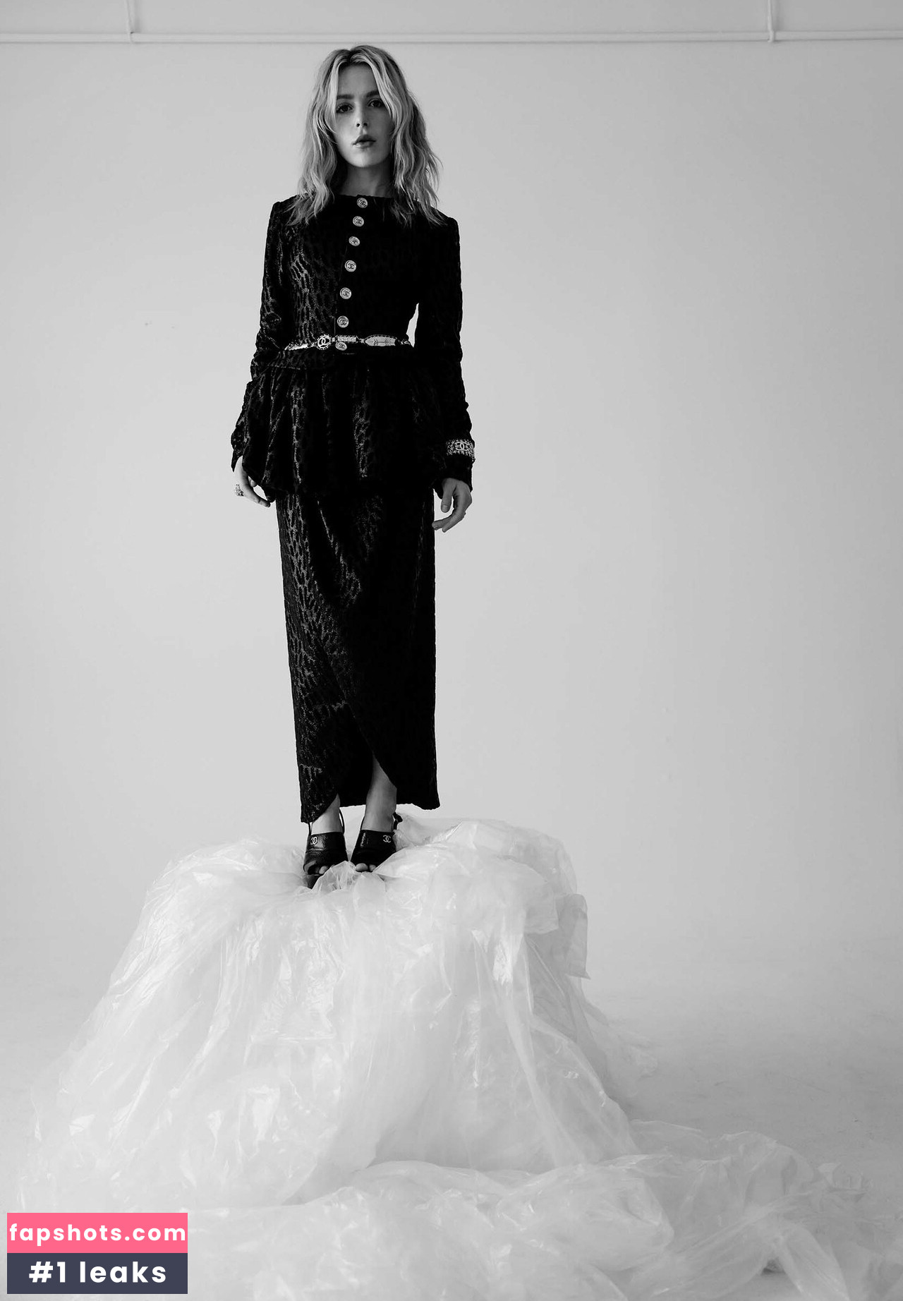 Kiernan Shipka gallery photo #53