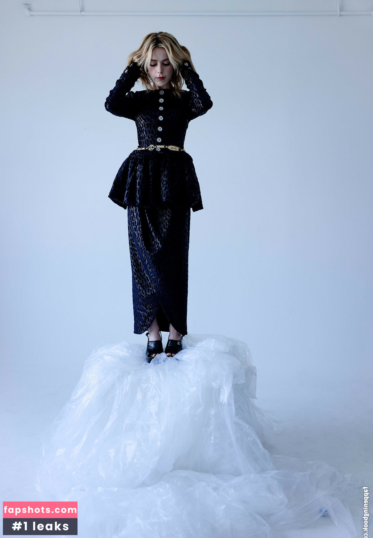 Kiernan Shipka gallery photo #56