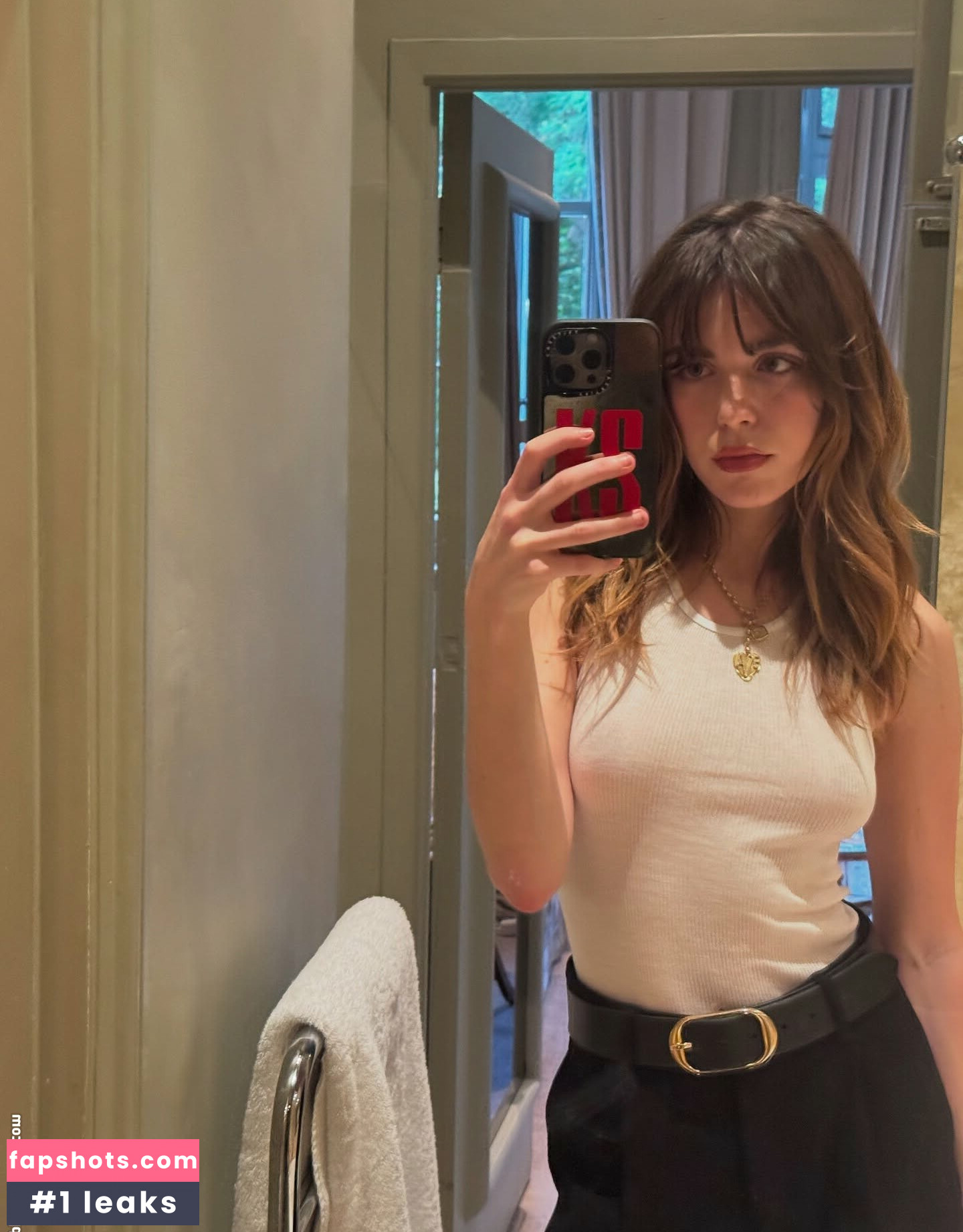 Kiernan Shipka gallery photo #60