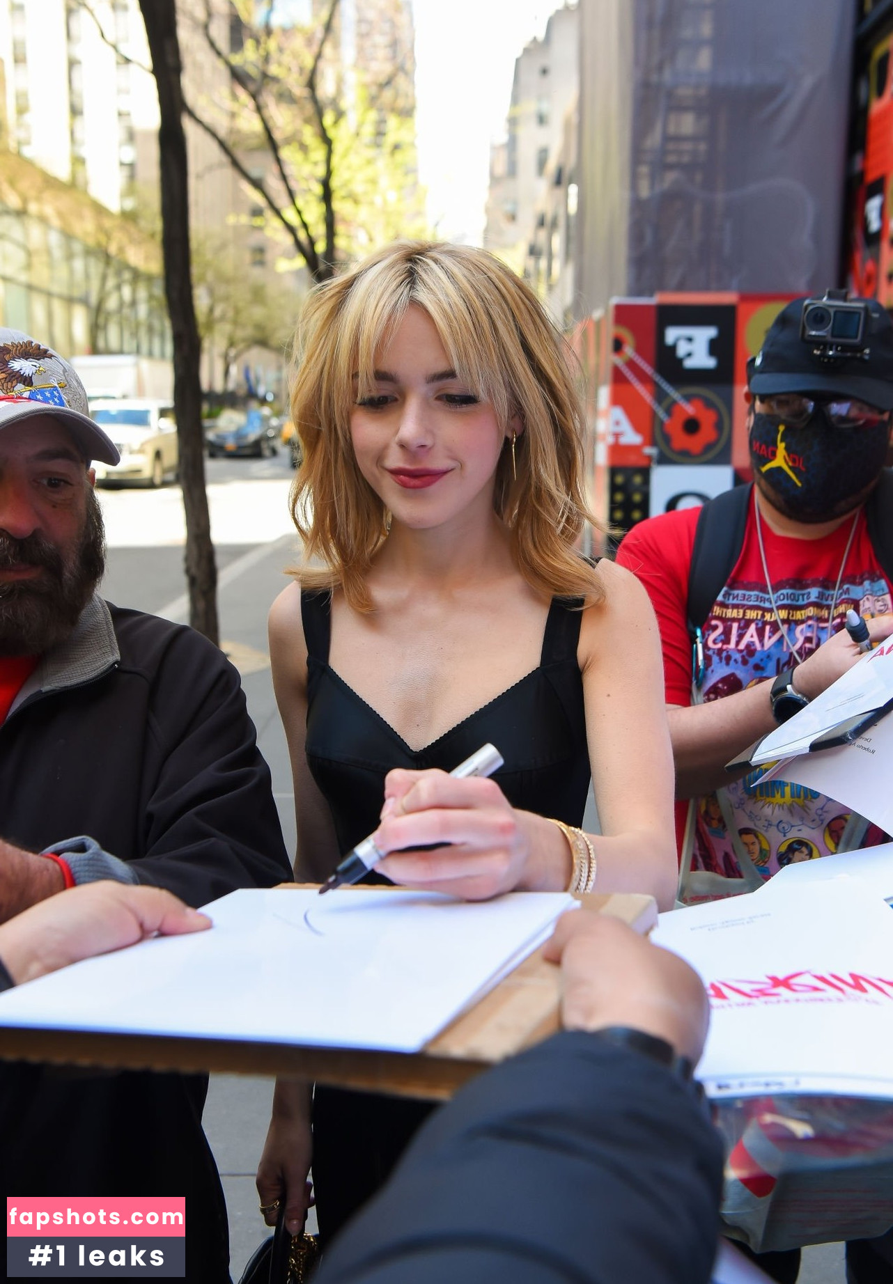 Kiernan Shipka gallery photo #592