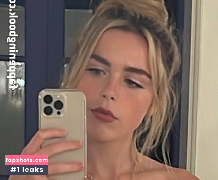 Kiernan Shipka gallery photo #637