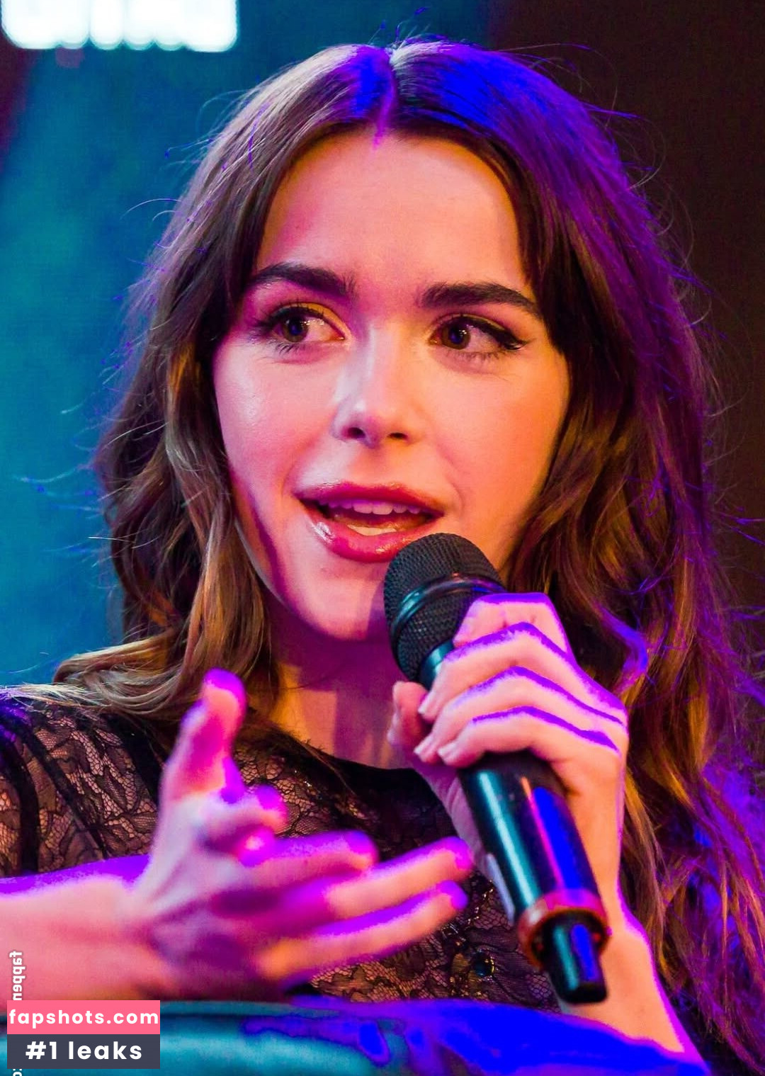 Kiernan Shipka gallery photo #8