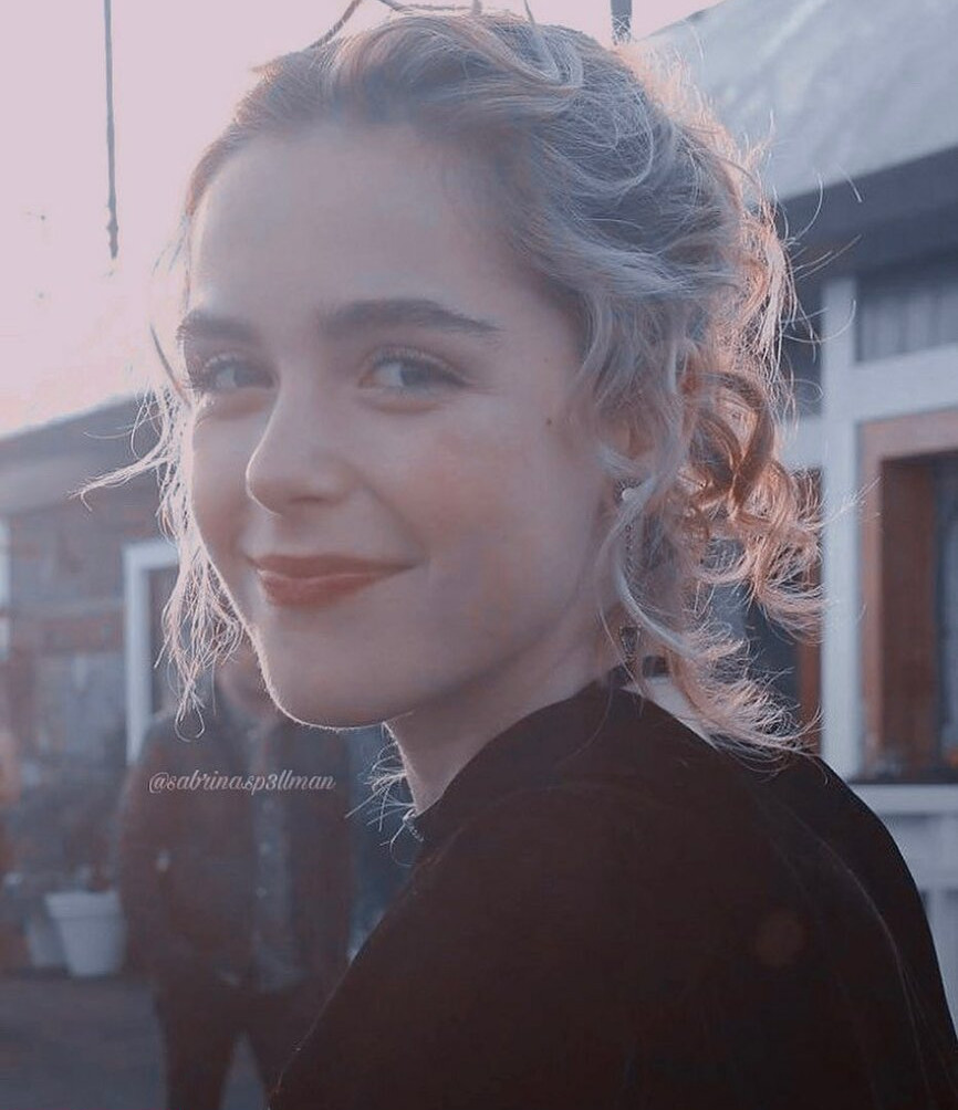 kiernan-shipka gallery photo #1050
