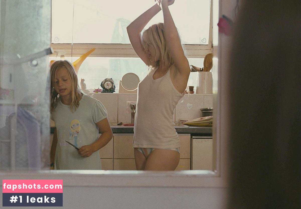 Kierston Wareing Nude Leaks OnlyFans Photos #30 - LeakJerk