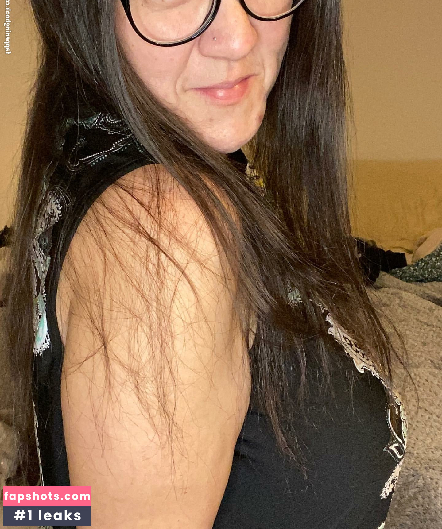 Kiki Aiko gallery photo #14