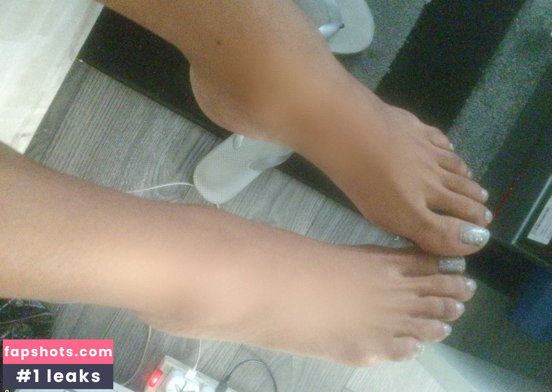 Kiki Minaj nude babe gallery