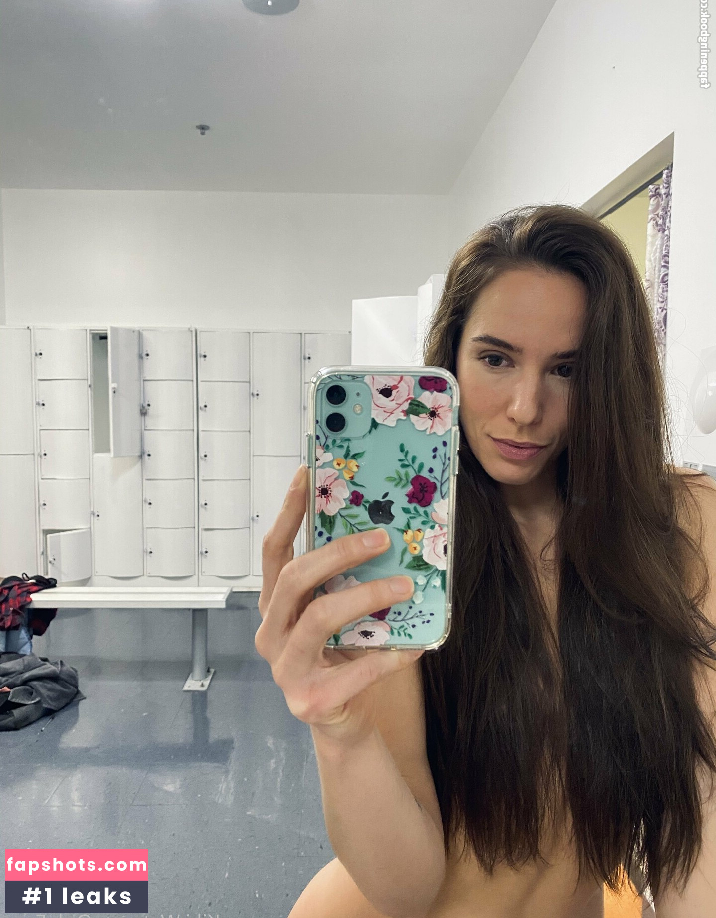 kikiwaters nude babe gallery