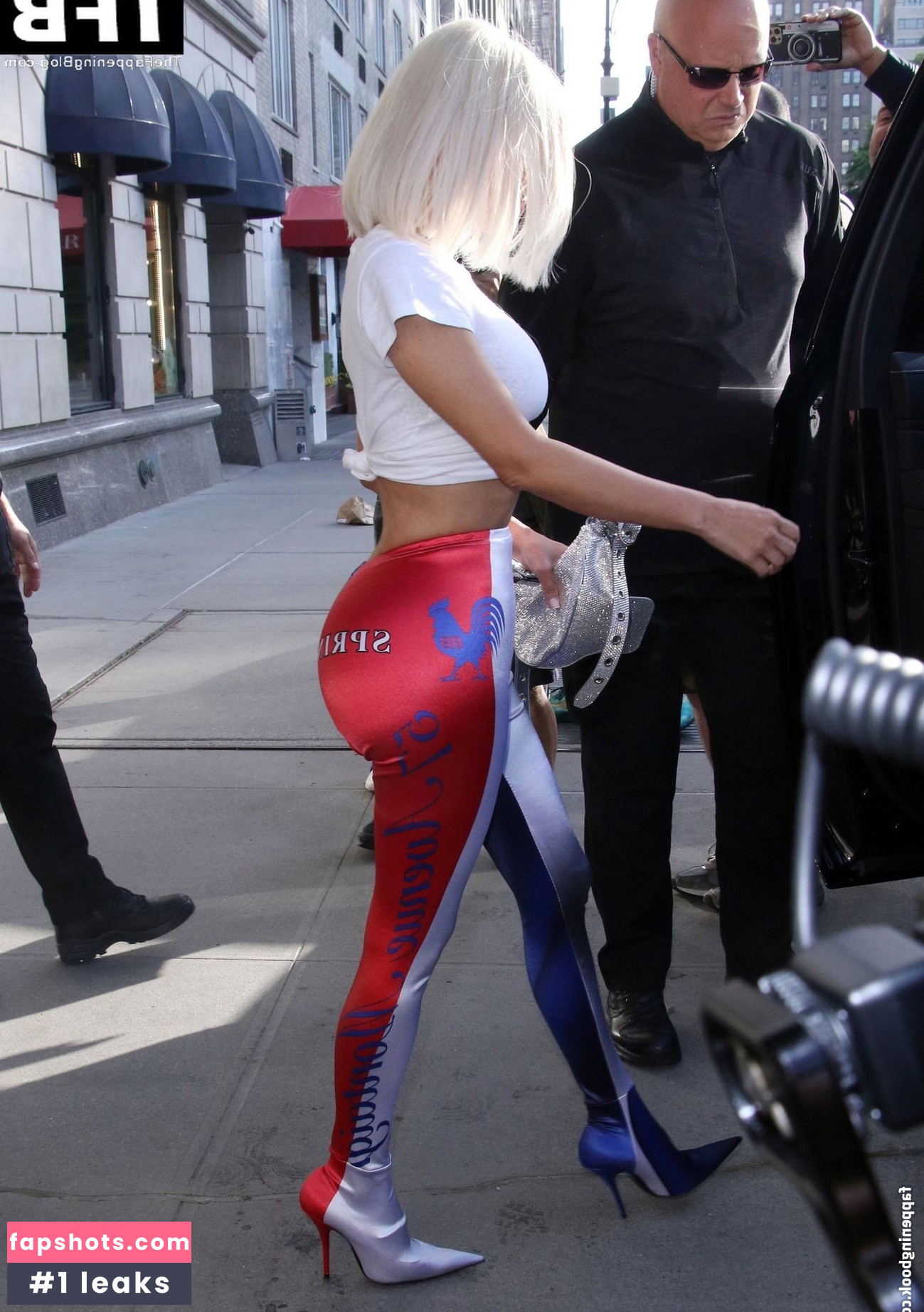 Kim Kardashian gallery photo #1324