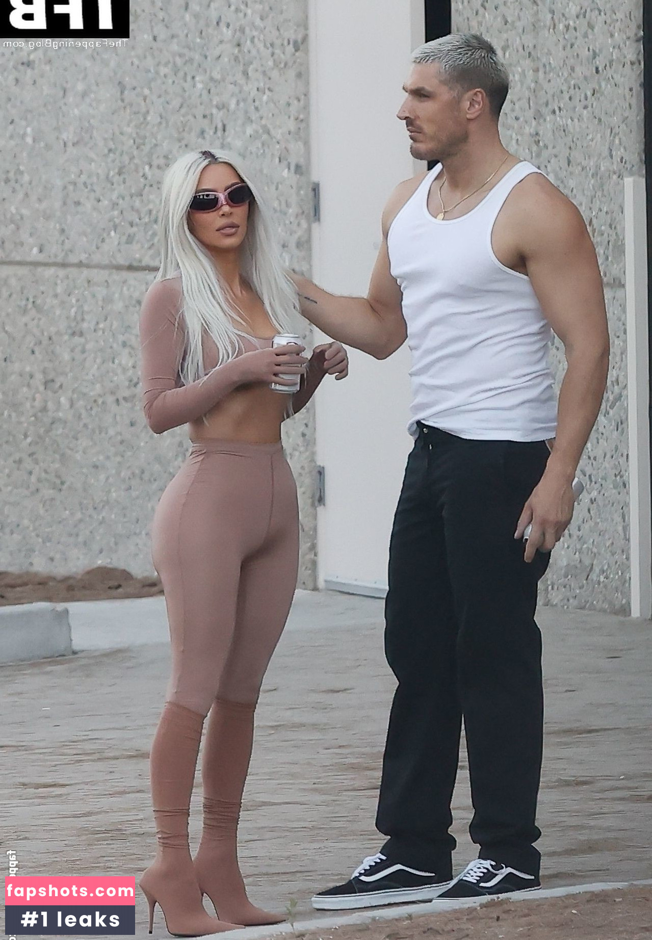 Kim Kardashian gallery photo #1328