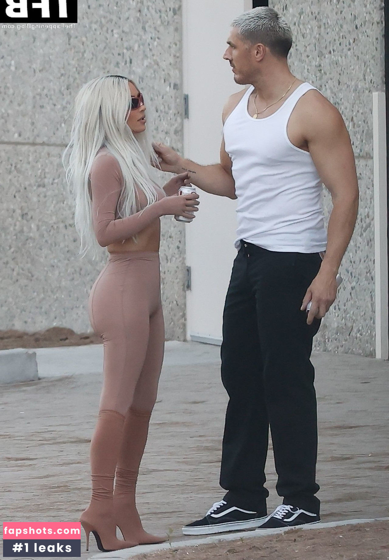 Kim Kardashian gallery photo #1329