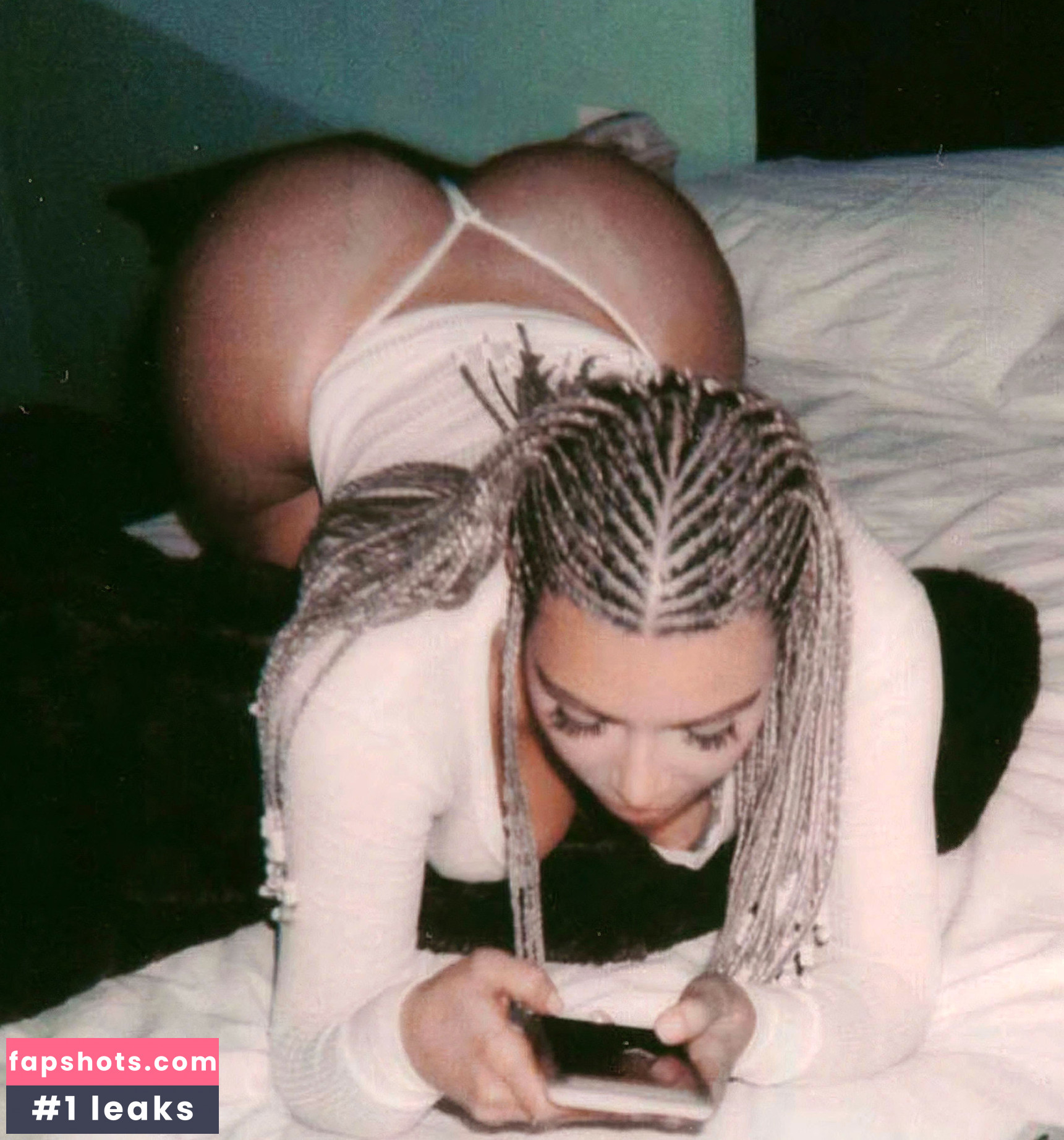 Kim Kardashian gallery photo #1385