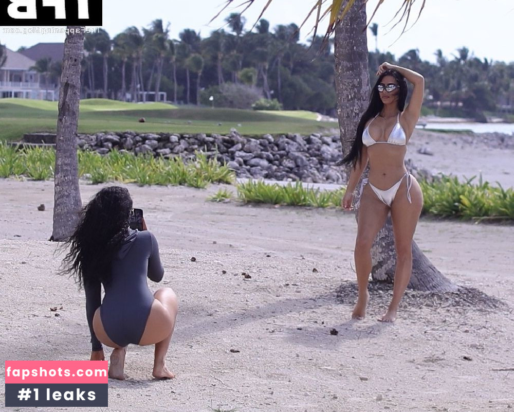 Kim Kardashian gallery photo #1446